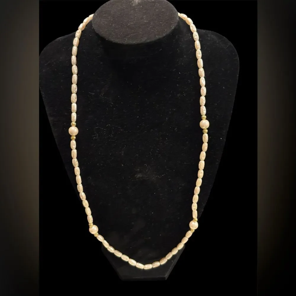 VTG Richelieu Pearl Necklace with Gold Accents
